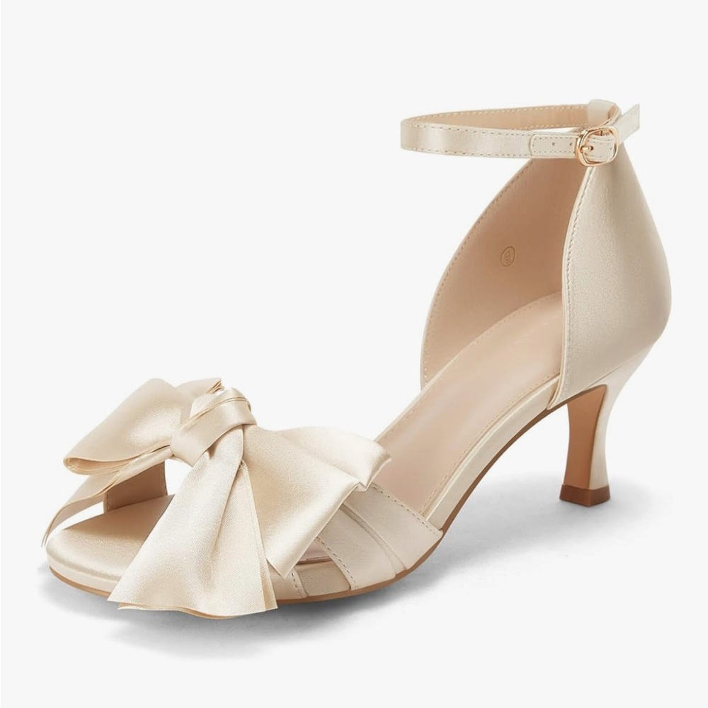 Chic Khaki Bow Sandals for Versatile Style